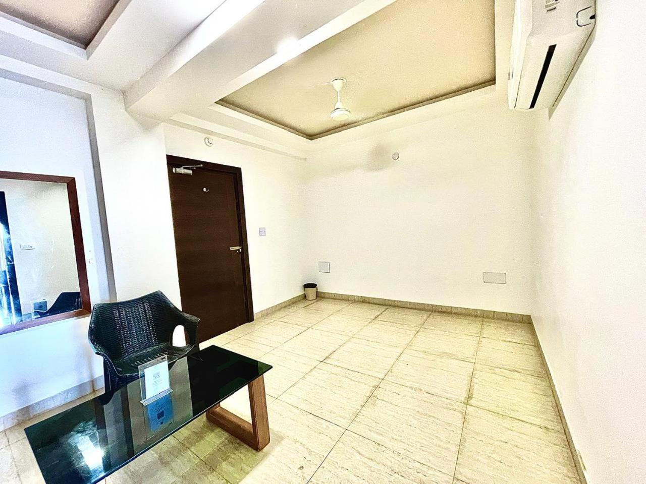Gr Palace, In Front Of Sea-Beach With Breakfast, Swimming-Pool, Fully Air-Conditioned, Hotel With Parking Availability Пури Экстерьер фото